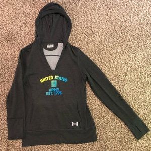 US Army Under Armour Sweatshirt with thumbholes M